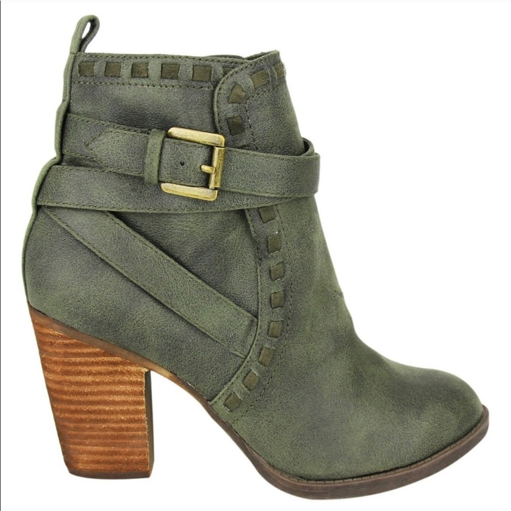 Not Rated Gretchen Booties Sz 8.5 NWOT
